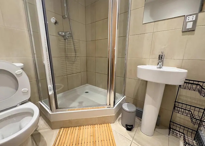 Bright 2-bed Centre - Walk To Everything Appartamento