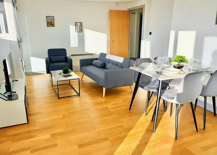 Appartamento Bright 2-bed Centre - Walk To Everything *