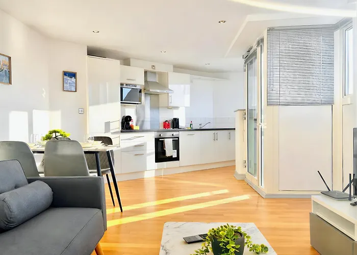 Bright 2-bed Centre - Walk To Everything Appartamento York