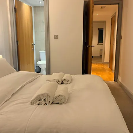Bright 2-bed Centre - Walk To Everything, Prime Location Lejlighed York
