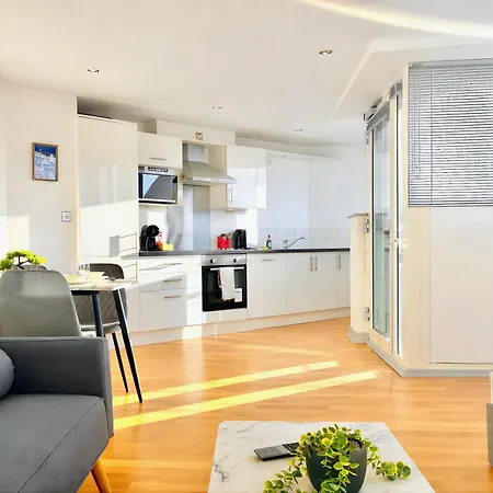 Bright 2-bed Centre - Walk To Everything, Prime Location アパート ヨーク
